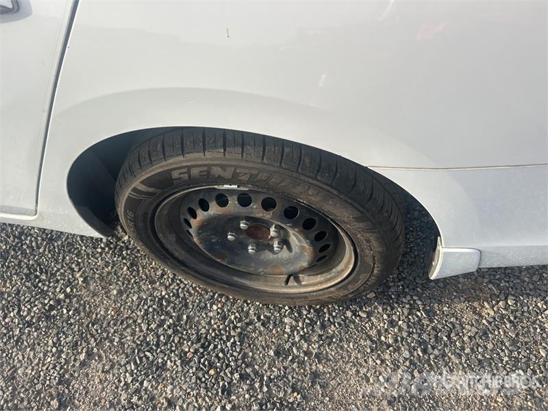 Nissan Sentra Automobile Auto