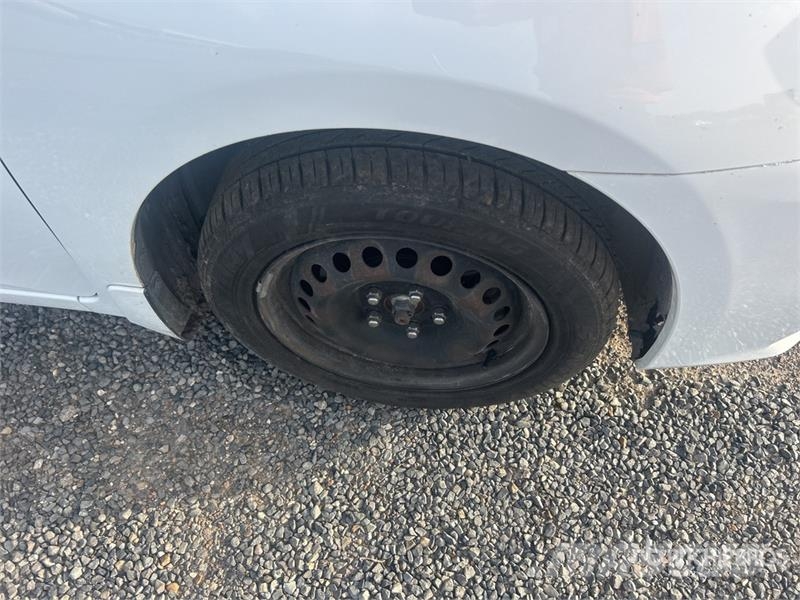 Nissan Sentra Automobile Auto