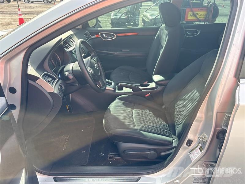 Nissan Sentra Automobile Automobily