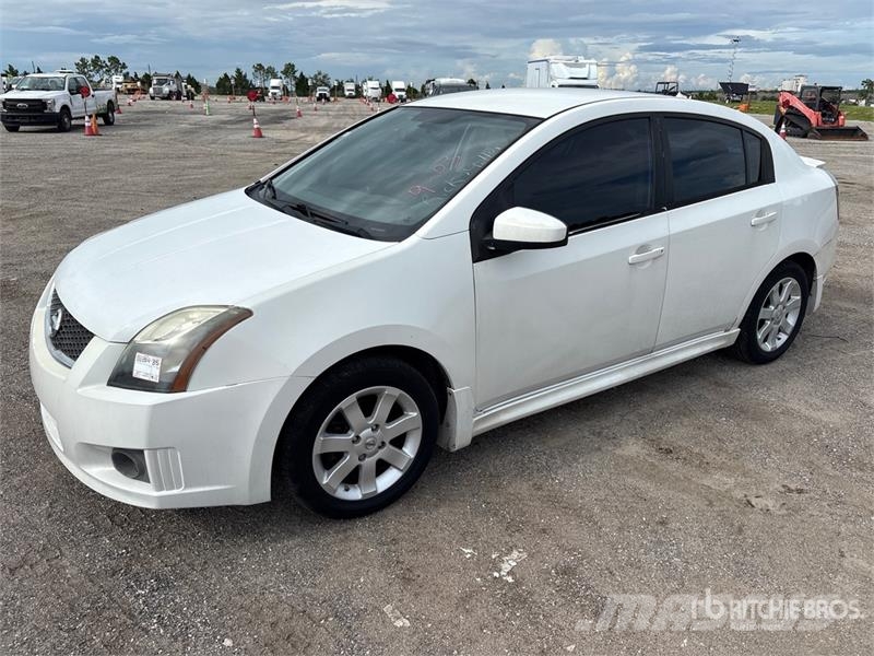 Nissan Sentra Automobile Automobily