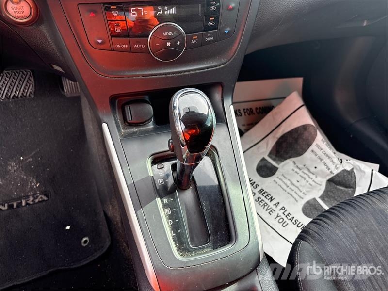 Nissan Sentra Automobile Automobily