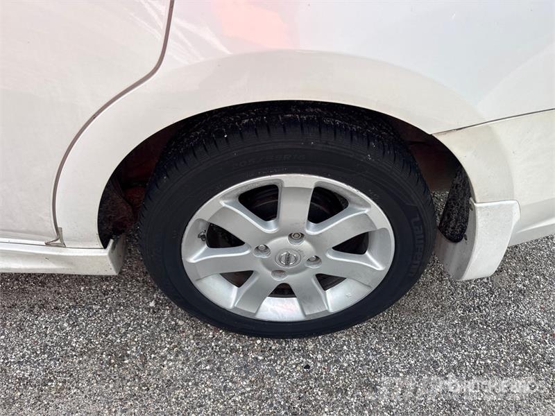 Nissan Sentra Automobile Automobily