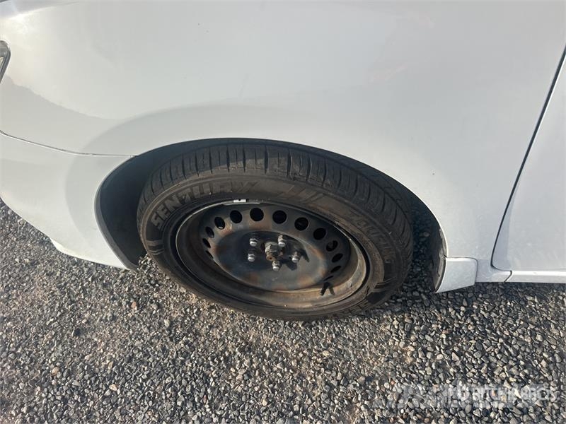 Nissan Sentra Automobile Auto