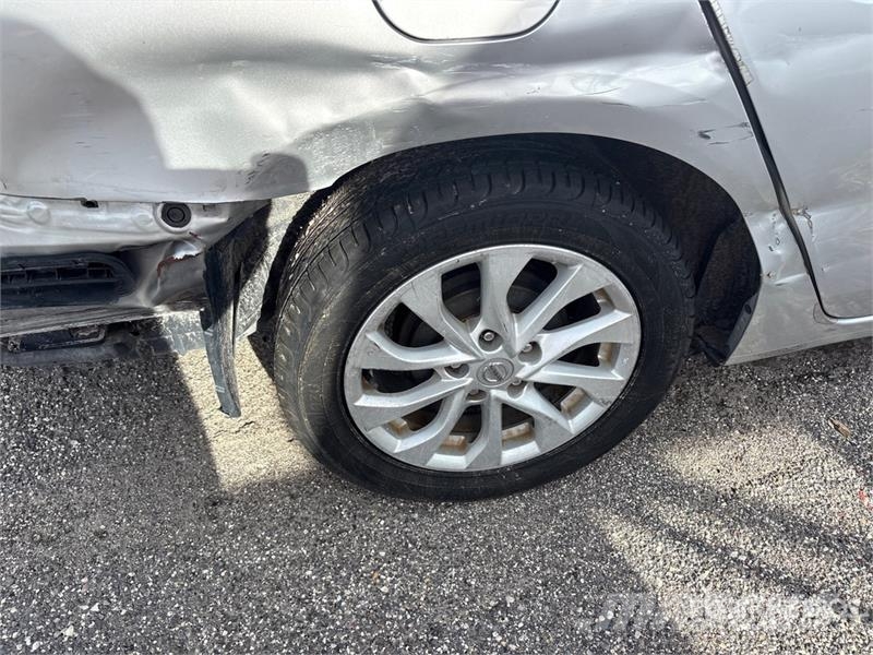 Nissan Sentra Automobile Automobily