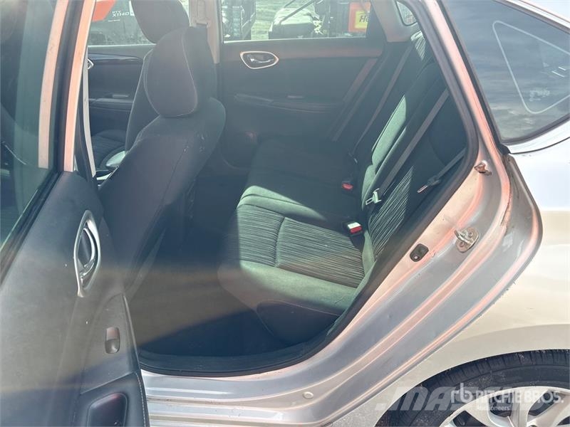 Nissan Sentra Automobile Automobily