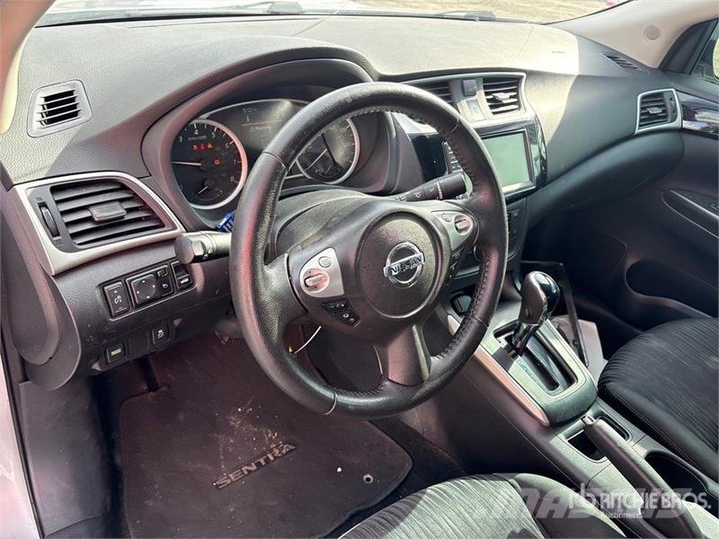 Nissan Sentra Automobile Automobily