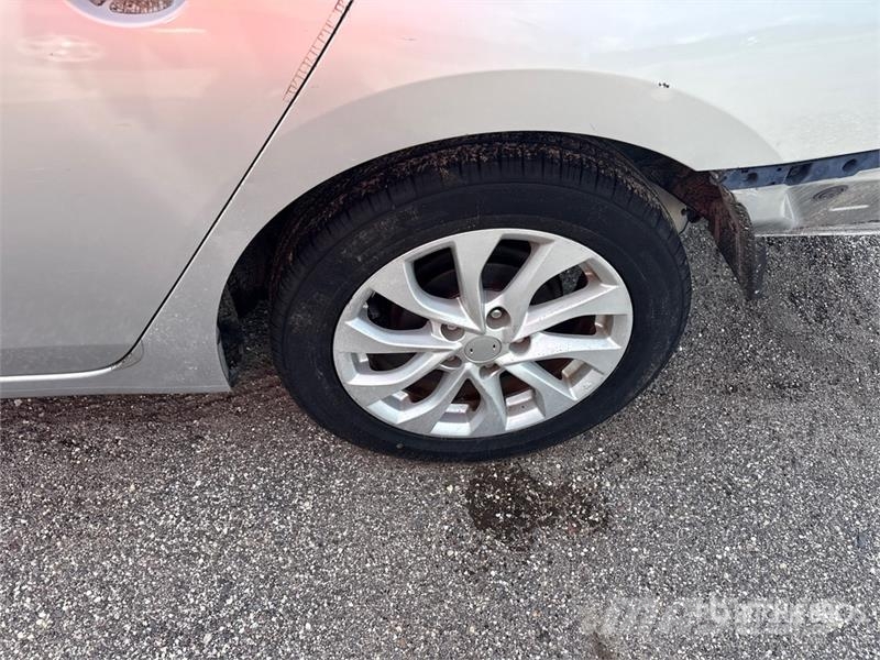 Nissan Sentra Automobile Automobily