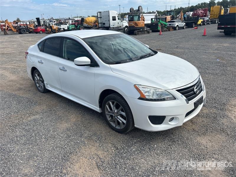 Nissan Sentra SR Automobile Voiture