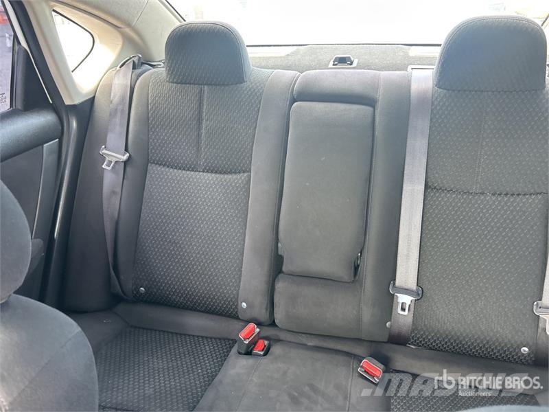 Nissan Sentra SR Automobile Voiture