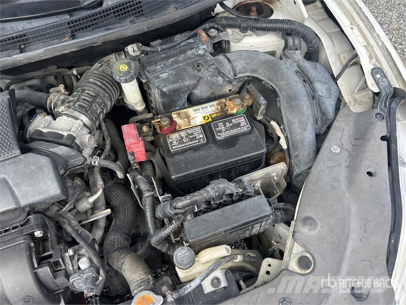 Nissan Sentra SR Automobile Voiture