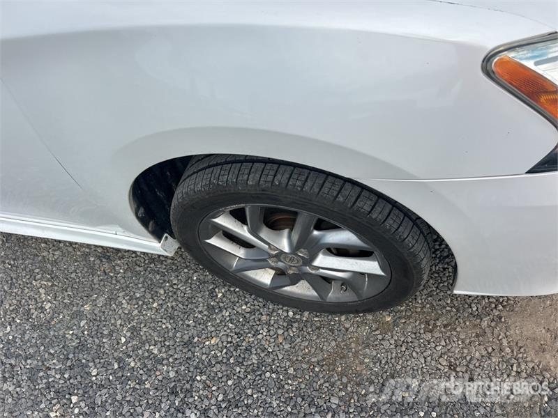 Nissan Sentra SR Automobile Voiture