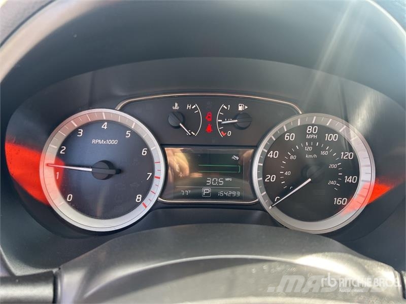 Nissan Sentra SR Automobile Voiture