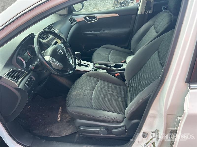 Nissan Sentra SR Automobile Voiture