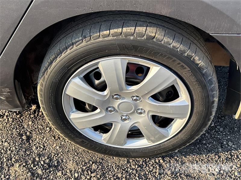 Nissan Sentra SV Automobile 자동차