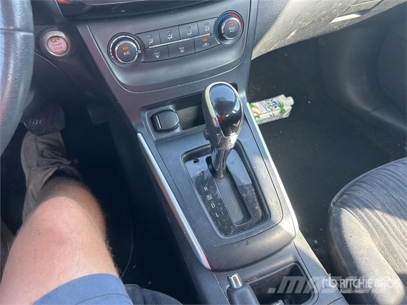 Nissan Sentra SV Automobile Henkilöautot
