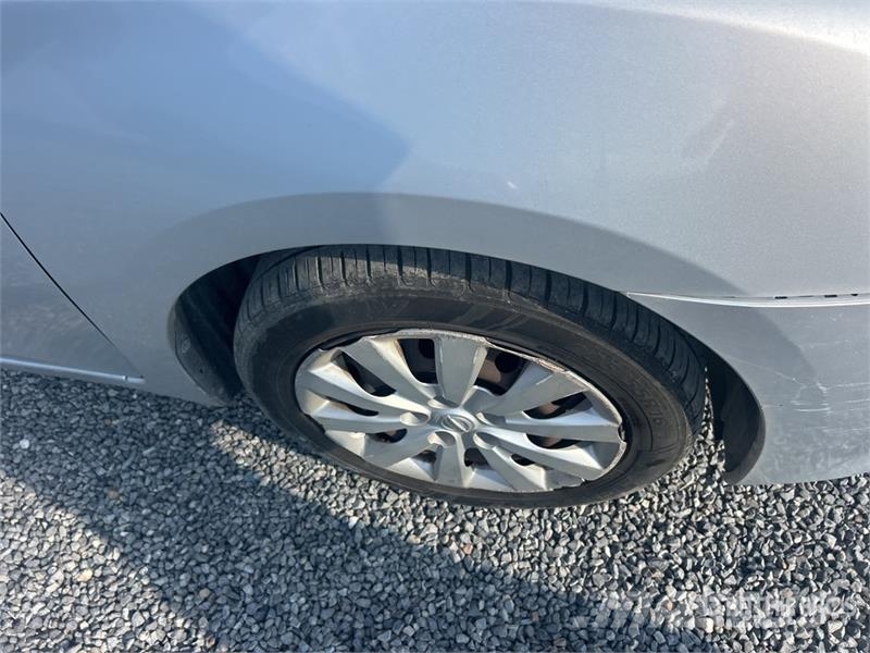 Nissan Sentra SV SV Automobile 汽车