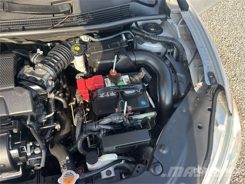 Nissan Sentra SV SV Automobile 汽车