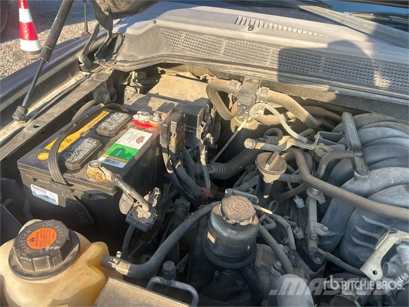 Nissan Titan 4x2 Extended Cab Pickup (Inoperable) أخرى