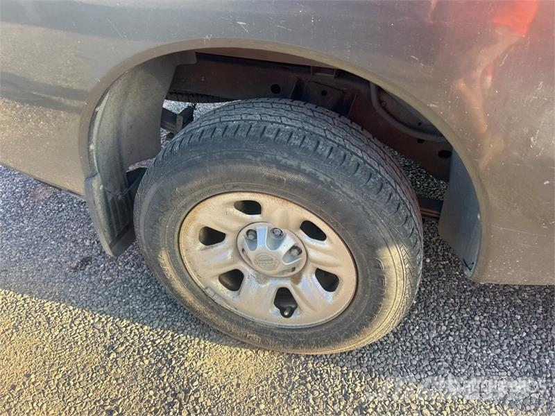 Nissan Titan 4x2 Extended Cab Pickup (Inoperable) أخرى