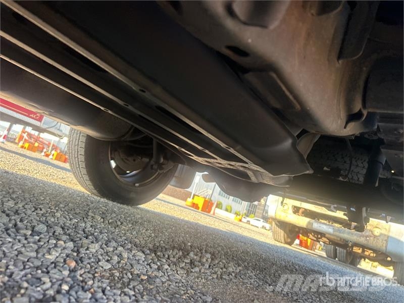 Nissan Titan 4x2 Extended Cab Pickup (Inoperable) أخرى
