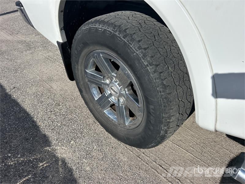 Nissan Titan SV 4x2 Crew Cab Pickup Άλλα Vans