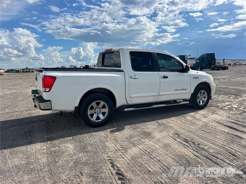 Nissan Titan SV 4x2 Crew Cab Pickup Άλλα Vans