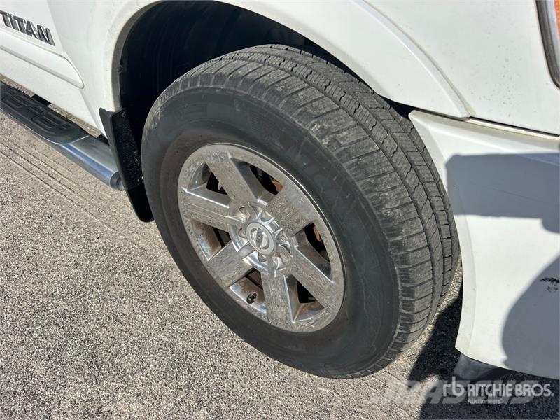 Nissan Titan SV 4x2 Crew Cab Pickup Άλλα Vans