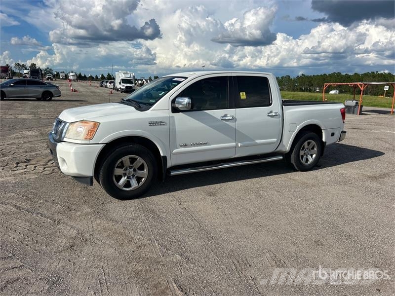 Nissan Titan SV 4x2 Crew Cab Pickup Άλλα Vans
