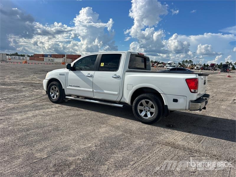 Nissan Titan SV 4x2 Crew Cab Pickup Άλλα Vans