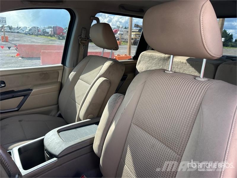 Nissan Titan SV 4x2 Crew Cab Pickup Άλλα Vans