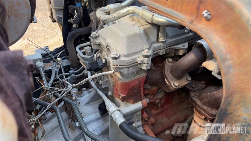 Nissan UD3300 Lakaisuautot