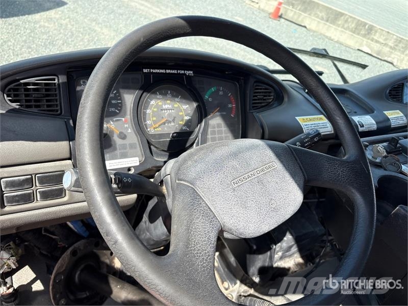 Nissan UD3300 Feiebiler