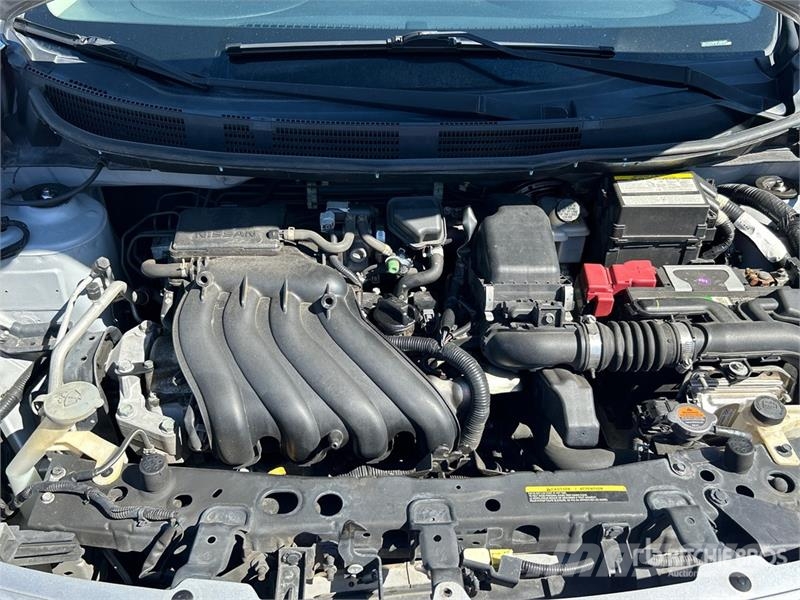 Nissan Versa Automobile Автомобілі