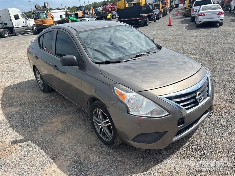 Nissan Versa Automobile 자동차