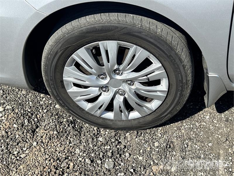 Nissan Versa Automobile Автомобілі