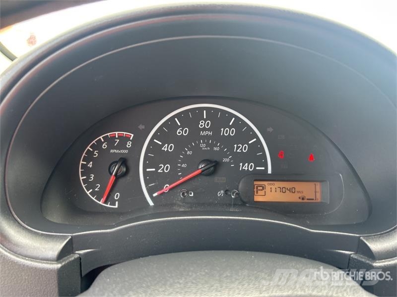 Nissan Versa Automobile 자동차