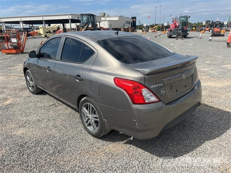 Nissan Versa Automobile 자동차