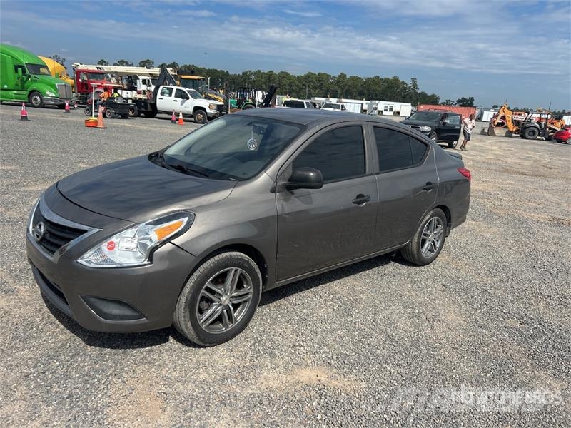 Nissan Versa Automobile 자동차