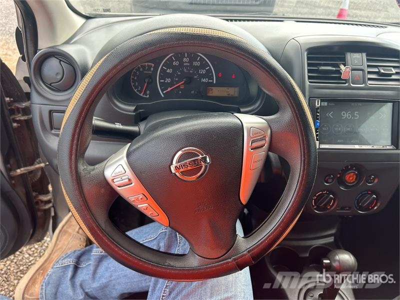 Nissan Versa Automobile 자동차