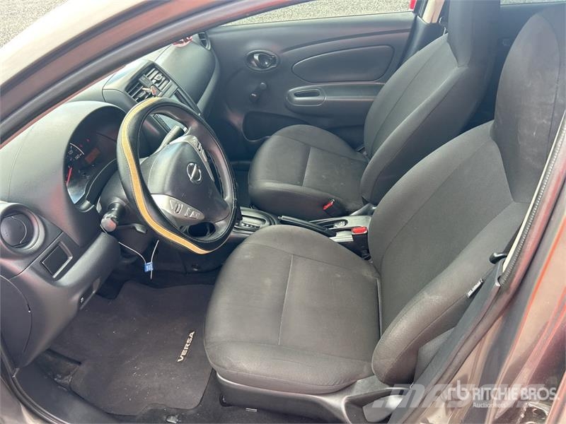 Nissan Versa Automobile 자동차