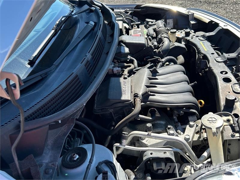 Nissan Versa Automobile Автомобілі