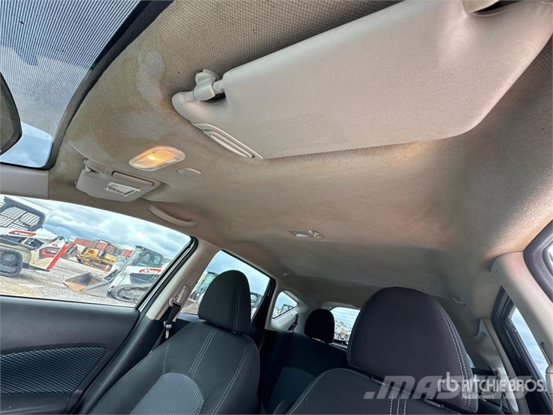 Nissan Versa SV Automobile Avtomobili