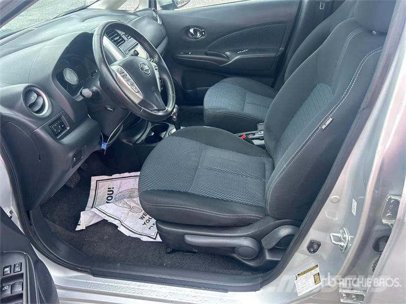 Nissan Versa SV Automobile Kistehergépjárművek