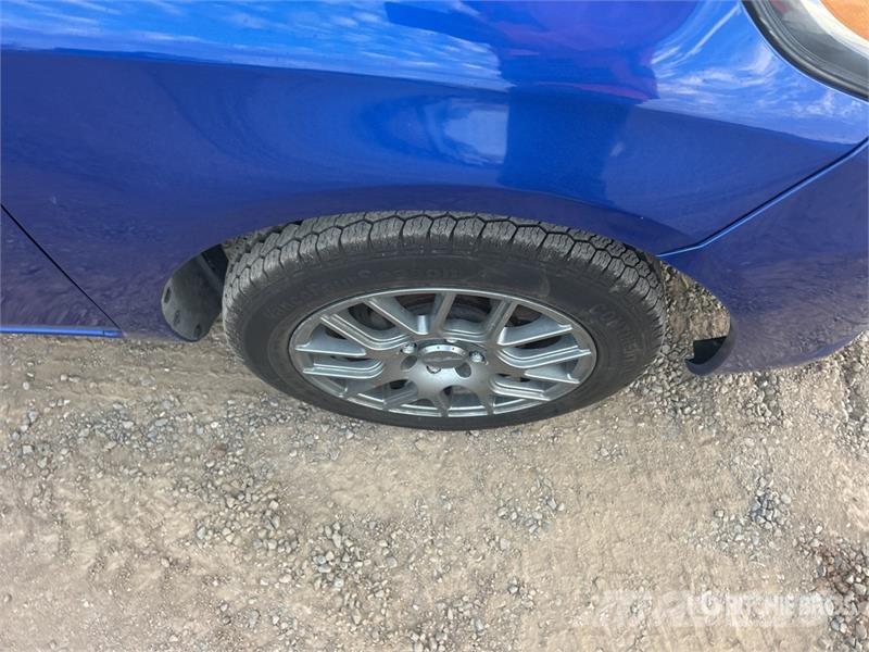 Nissan Versa SV Automobile Автомобілі