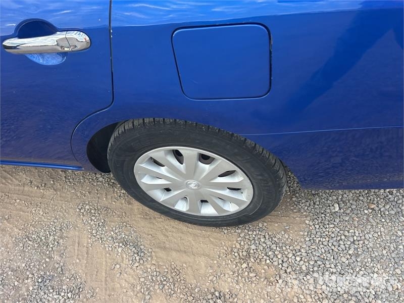 Nissan Versa SV Automobile Автомобілі