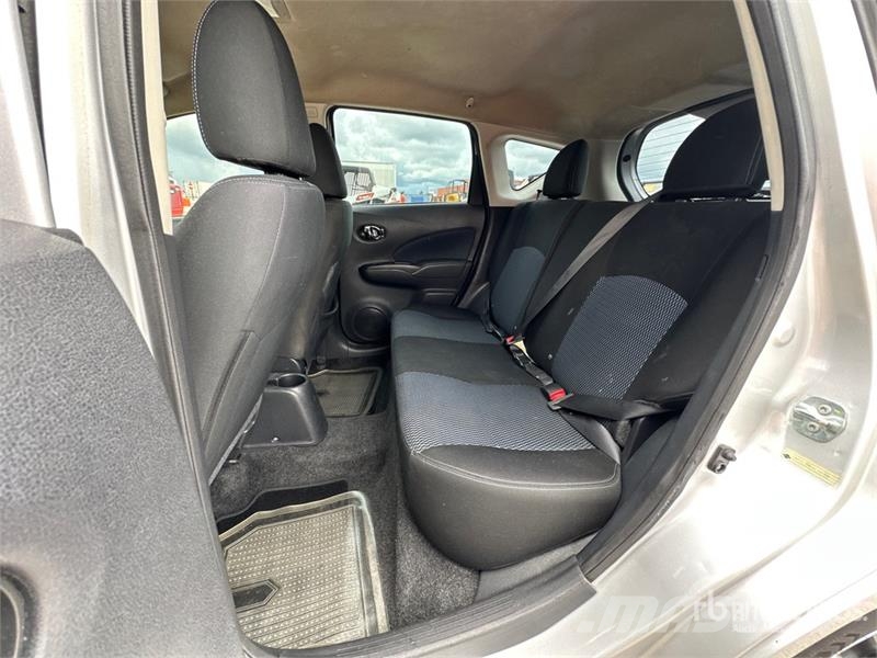 Nissan Versa SV Automobile Avtomobili