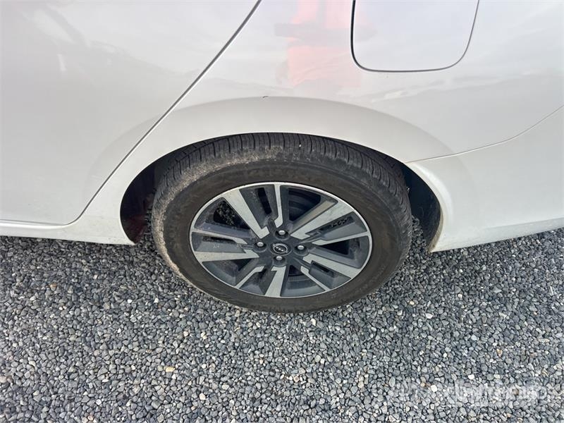 Nissan Versa SV Automobile Avtomobili