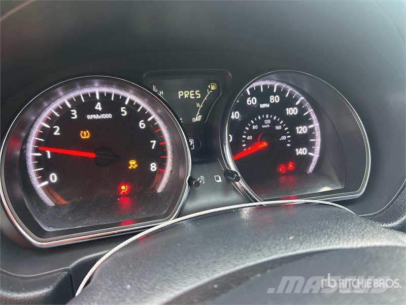 Nissan Versa SV Automobile Автомобілі