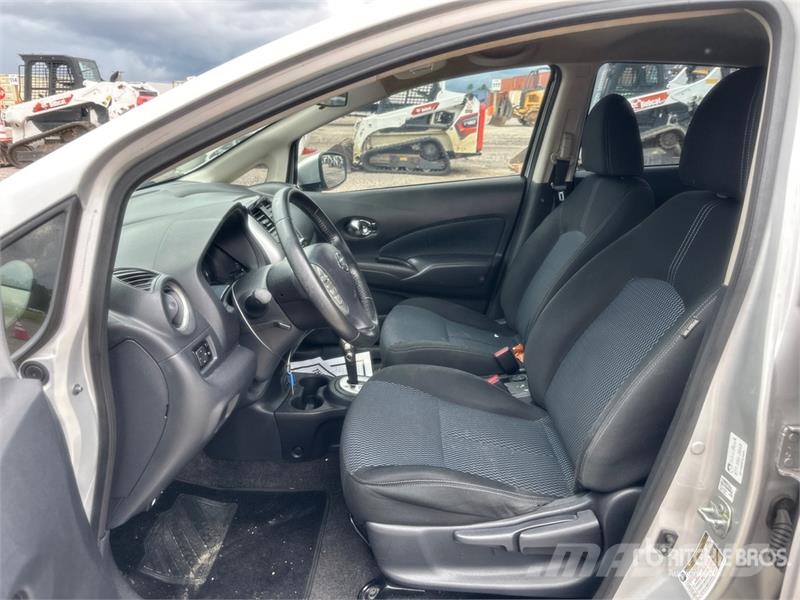 Nissan Versa SV Automobile Avtomobili