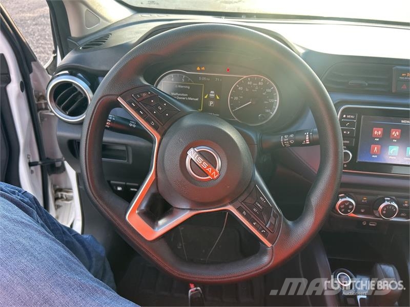 Nissan Versa SV Automobile Avtomobili